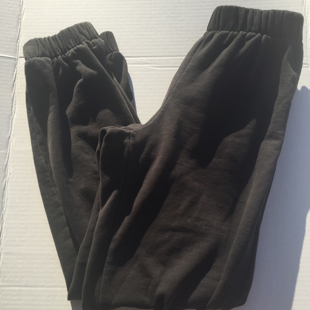 BRANDY MELVILLE SWEATS